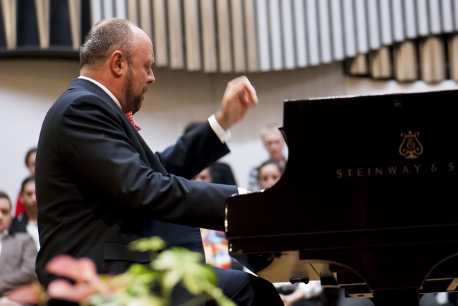 BHS 2015: Alexander Gindin - Koncertná sieň Slovenskej filharmónie Bratislava 2015 (foto Alexander Trizuljak)