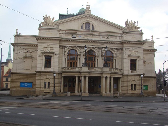 Divadlo J. K. Tyla Plzeň (foto www.theatre-architecture.eu)