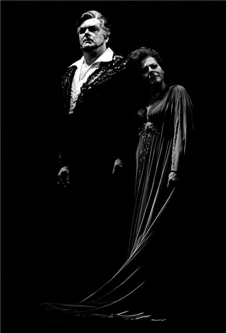 B.Bartók: Modrovousův hrad - Karel Průša (Vévoda Modrovous), Naděžda Kniplová (Judit) - ND Praha 1981 (foto Jaromír Svoboda)