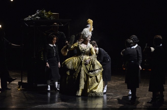 Leoš Janáček: L'Affaire Makropoulos - Opéra national du Rhin Štrasburg 2016 (foto Kaiser/Opéra national du Rhin)