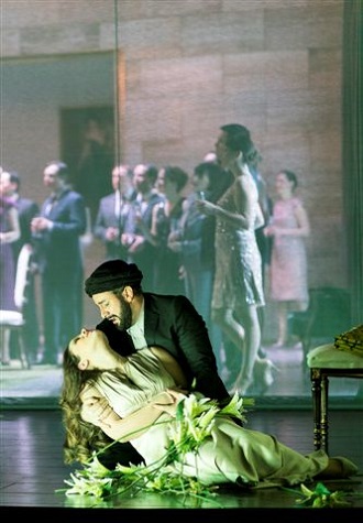 G.Rossini: Otello - Nino Machaidze (Desdemona), John Osborn (Otello), Arnold Schoenberg Chor - Theater an der Wien 2016 (foto © Werner Kmetitsch)