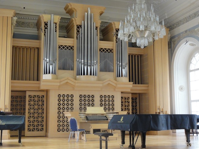 Sál Martinů – Lichtenštejnský palác, HAMU v Praze – varhany (foto archiv autora)