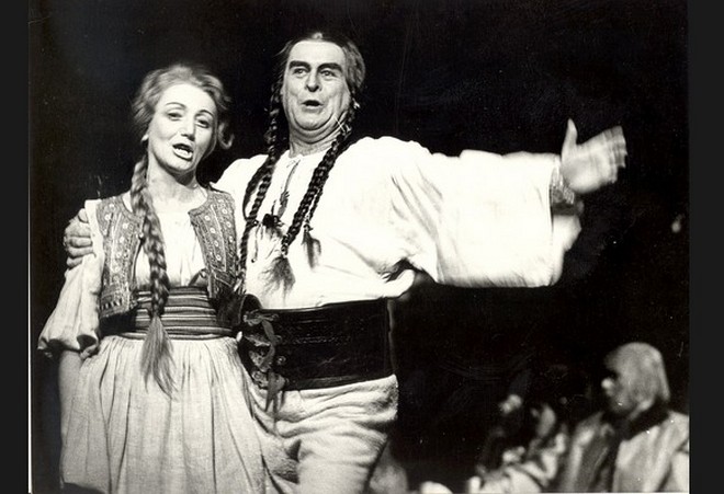 J.Cikker: Juro Jánošík - Elena Kittnarová (Zuza), Gustáv Papp (Jánošík) - SND 1972 (foto Jozef Vavro)