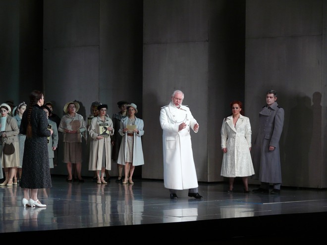 Richard Wagner: Lohengrin - Maida Hundeling (Elsa), Peter Mikuláš (Kráľ Heinrich), Eliška Weissová (Ortrud), Anton Keremidtchiev (Friedrich) - SND Bratislava 2013 (foto Alena Klenková)