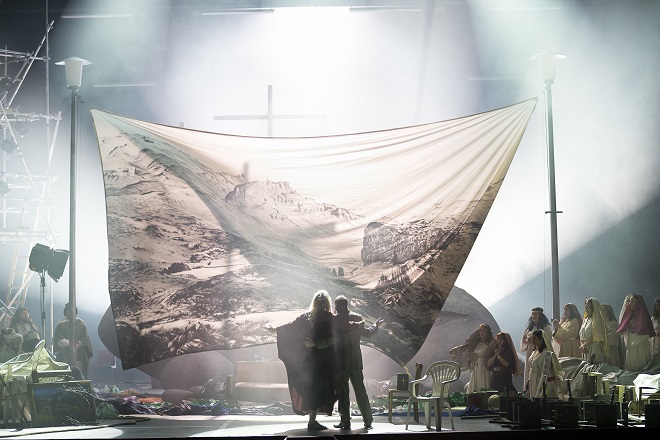 B.Martinů: Die Griechische Passion - Markus Butter (Fotis), Manuel von Senden (Yannakos) - Oper Graz 2016 (foto © Werner Kmetitsch)