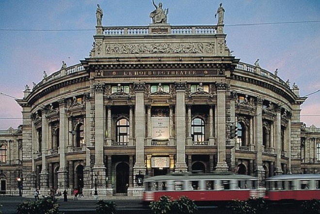 Burgtheater Vídeň (foto archiv)