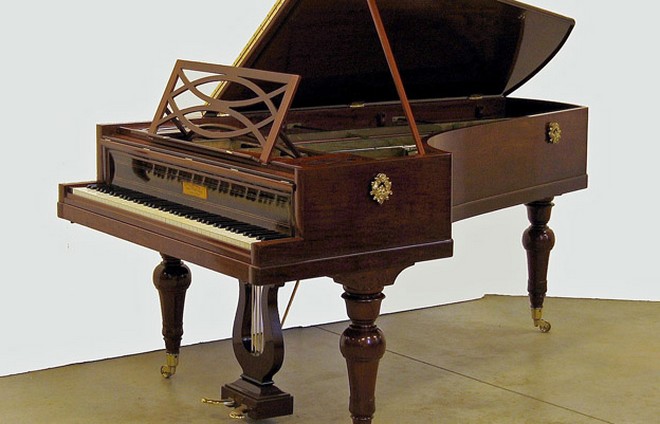 Chopinův klavír (foto archiv autora)