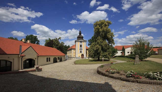 Zámek Ctěnice (foto archiv)