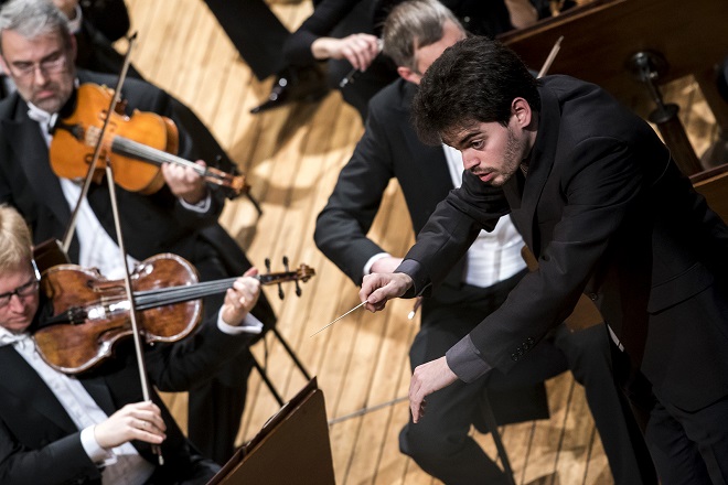 Lahav Shani - Česká filharmonie - Praha 2.4.2016 (foto Petra Hajská)