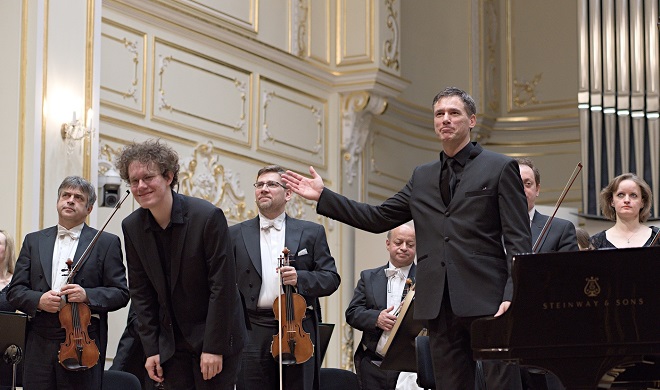Slovenská filharmónia - Jakub Čižmarovič, Charles Olivieri-Munroe - Bratislava 28.4. 2016 (foto © Jan Lukáš)