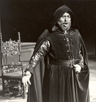 G.Verdi: Simon Boccanegra - Ondrej Malachovský (Jacopo Fiesco) SND 1985 (foto archív SND / foto Anton Sládek)