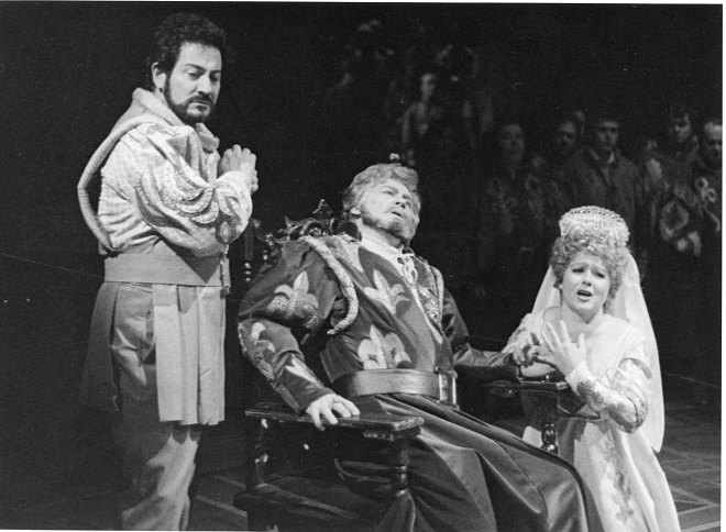 G. Verdi: Simon Boccanegra - Osvaldo di Pianduni (Gabriele Adorno), František Caban (Simon Boccanegra), Anna Czáková (Amelia Grimaldi) - SND 1985 (foto archív SND / Anton Sládek)