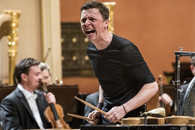 Česká filharmonie – P.Eötvös & M.Grubinger (perkuse) - Dvořákova síň Rudolfina Praha 2016 (foto ČF)