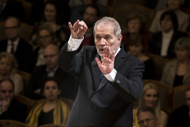 Česká filharmonie – P.Eötvös - Dvořákova síň Rudolfina Praha 2016 (foto ČF)