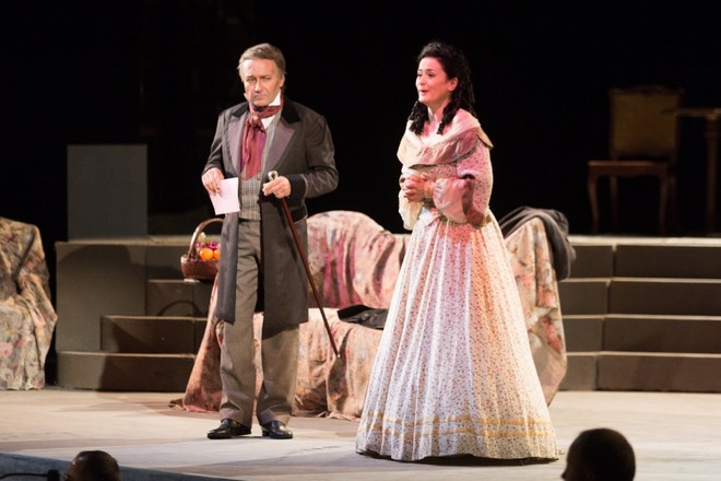 Giuseppe Verdi: La traviata – Roman Janál (Giorgio Germont) a Simona Houda-Šaturová (Violetta Valéry) - Smetanova Litomyšl 2016 (zdroj festival.smetanovalitomysl.cz)
