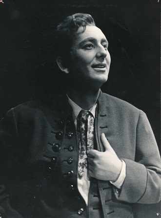 B.Smetana: Hubička - Oldřich Lindauer (Lukáš) - Divadlo Zdeňka Nejedlého 1962 (foto František Krasl)