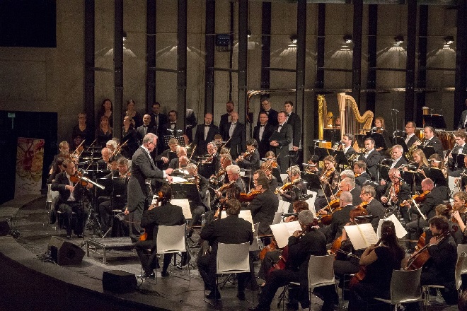 H.Berlioz: Romeo a Julie - Petr Vronský, Filharmonie Brno, Český filharmonický sbor Brno - Janáčkův máj 2016 (foto Jakub Mičovský)