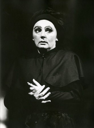 L.Janáček: Její pastorkyňa - Iva Malinová (Kostelnička) - DJKT Plzeň 1993 (foto archiv DJKT Plzeň)