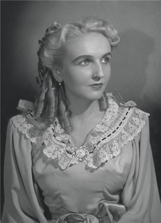 K.Kovařovic: Na Starém bělidle - Jaroslava Vymazalová (Komtesa Hortensie) - ND Praha 1949 (foto Josef Heinrich)