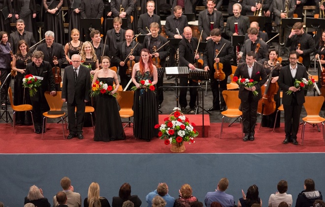 Trojhvězdí vídeňských klasiků - Barbora Peprná, Alžběta Vomáčková, Josef Moravec, Marián Krejčík, Česká Sinfonietta, Radek Baborák, Český filharmonický sbor Brno - Smetanova Litomyšl 2016 (foto František Renza)