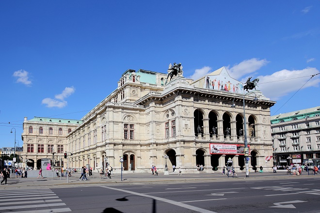 Vídeňská státní opera (zdroj wikiwand.com)