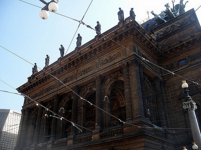 Národní divadlo (foto archiv)