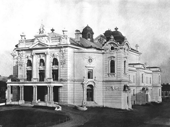 Divadlo Antonína Dvořáka Ostrava (foto theatre-architecture.eu)