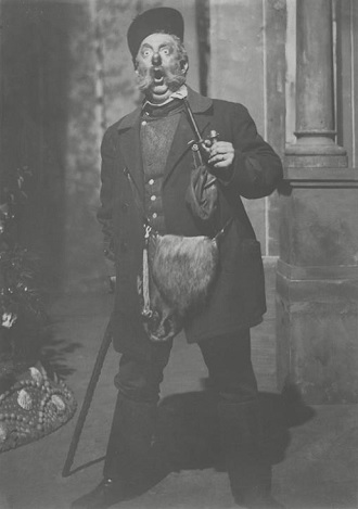 B.Smetana: Dvě vdovy - Robert Polák (Mumlal) - ND Praha 1909 (foto archiv ND Praha)