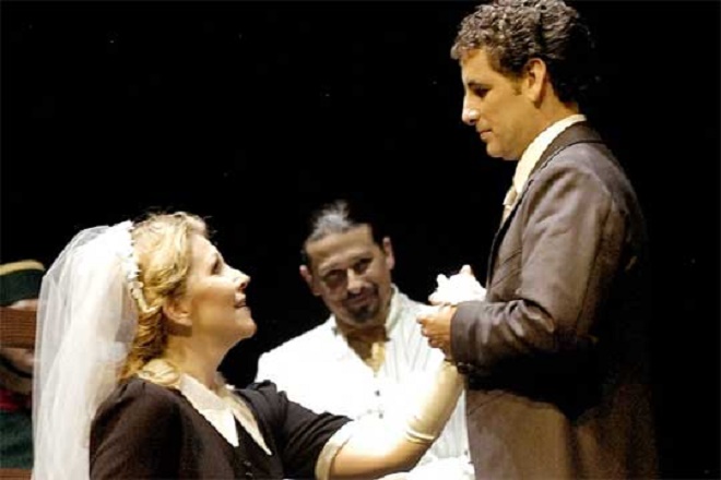 G.Rossini: Barbier zo Sevilly - Joyce Di Donato (Rosina), Dalibor Jenis (Figaro), Juan Diego Flórez (Almaviva) - Pesaro 2005 (foto Amati Bacciardi)