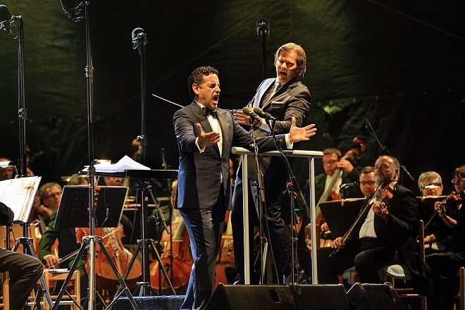 Juan Diego Flórez, dirigent Christopher Franklin, SOČR - MHF Český Krumlov 2016 (foto Libor Sváček)