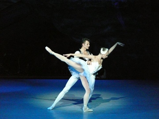 P.I.Čajkovskij: Labutie jazero - Cosmina M. Zaharia/ Roman Lazík (foto Alena Klenkova)