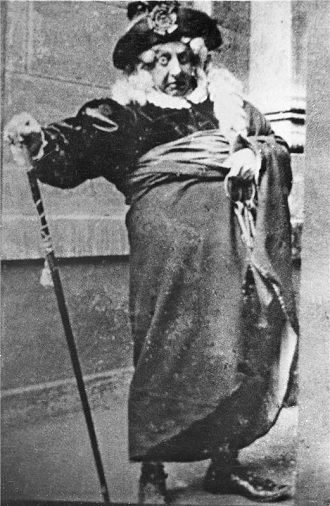 G.Rossini: Lazebník sevillský - Robert Polák ((Doktor Bartolo) - ND Praha 1901 (foto archiv ND Praha)