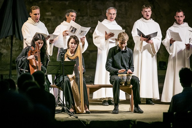 Schola Gregoriana Pragensis, Hana Blažíková, Barbora Kabátková - Lípa Musica 2016 (foto © Lukáš Pelech Atelier)