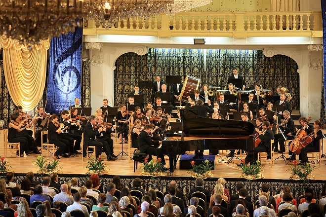 Alexei Volodin, Daniel Raiskin, Plzeňská filharmonie - MHF Český Krumlov 2016 (foto Libor Sváček)