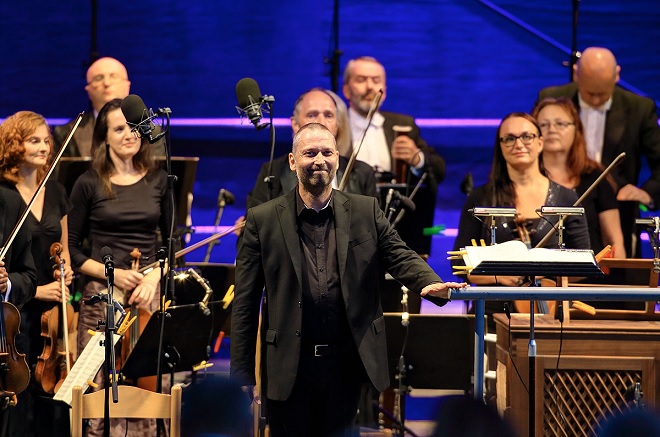 Noc s Mozartem - Vojtěch Spurný, Jihočeská filharmonie - MHF Český Krumlov 2016 (foto Libor Sváček)