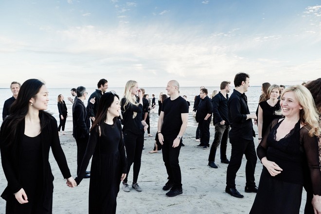 Estonian Festival Orchestra - Jana Boušková na fotce úplně vpravo (foto © Kaupo Kikkas)