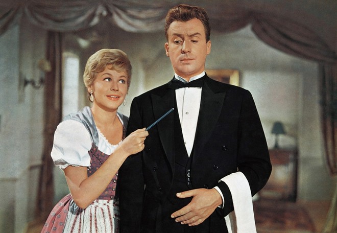 Waltraud Haas a Peter Alexander ve filmu U bílého koníčka (foto archiv autorky)