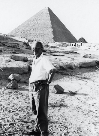 Carl Orff v Egyptě v roce 1966 (foto © Carl Orff-Stiftung/archiv Orff-Zentrum München)