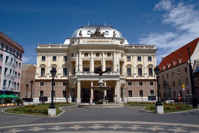 Slovenské národní divadlo Bratislava (foto John Menard)