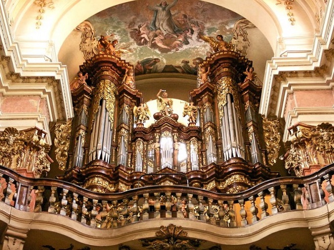 Varhany v bazilice svatého Jakuba v Praze (zdroj auditeorganum.cz)