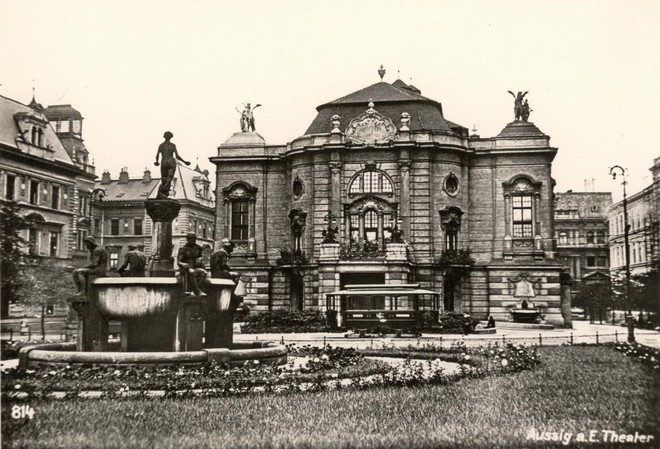 Státní divadlo Zdeňka Nejedlého Ústí nad Labem (zdroj theatre-architecture.eu)