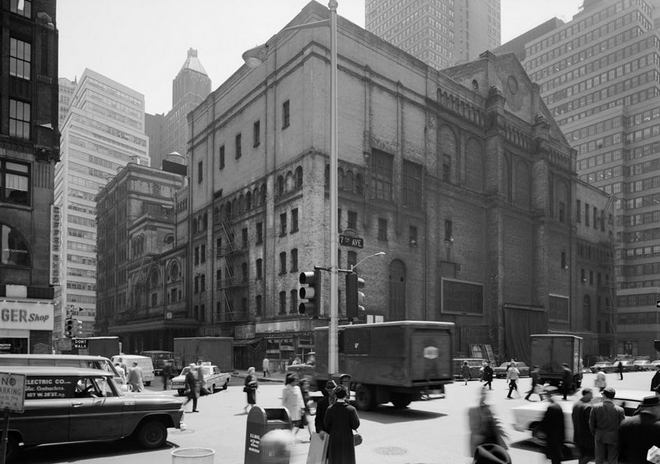 Stará budova Metropolitní opery New York (foto archiv)
