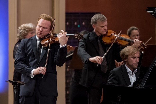 Dvořákova Praha 2016 - Daniel Hope, Ivo Kahánek, Zurich Chamber Orchestra - Rudolfinum Praha 2016 (foto Martin Divíšek/Dvořákova Praha)