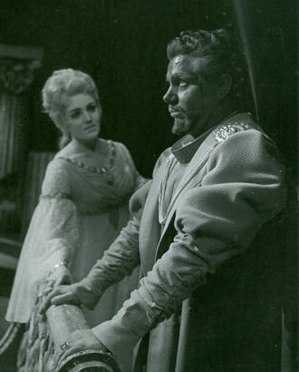 Giuseppe Verdi: Otello - Eva Gebauerová (Desdemona), Jaroslav Hlubek (Otello) - NDM Ostrava 1967 (foto František Krasl/archiv NDM Ostrava)