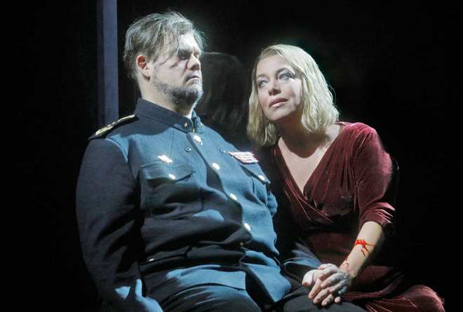 R. Wagner: Tristan und Isolde - Stuart Skelton (Tristan) a Nina Stemme (Isolde) - Met 2017 (foto Ken Howard)