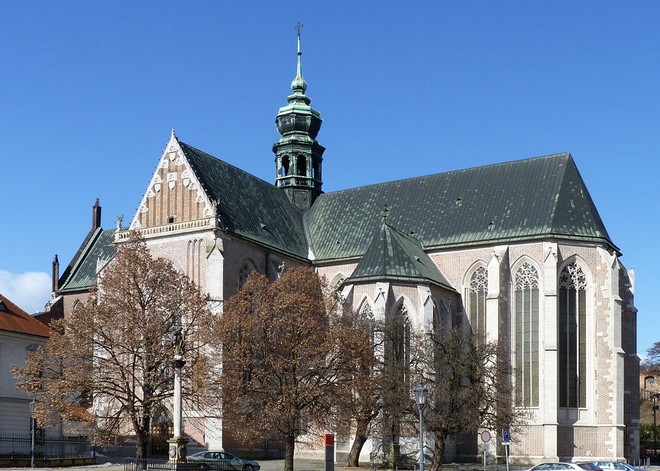Bazilika Nanebevzetí Panny Marie Brno (zdroj commons.wikimedia.org/Michal Klajban)