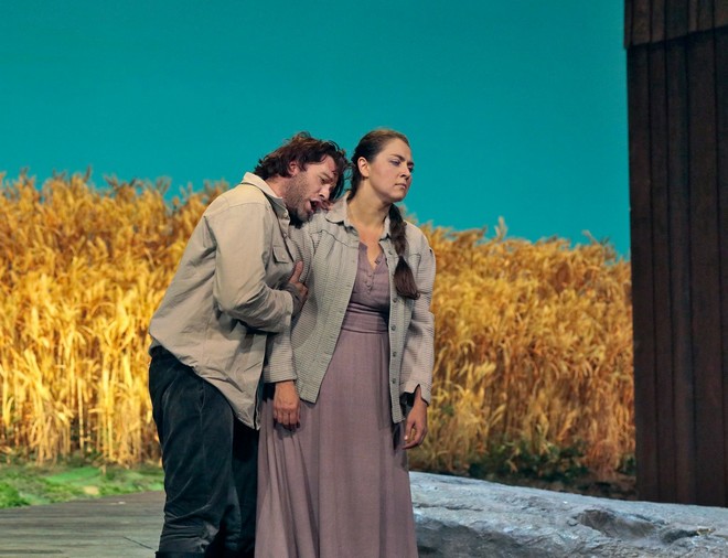 Leoš Janáček: Jenufa - Oksana Dyka (Jenůfa), Joseph Kaiser (Števa) - Metropolitan Opera New York 2016 (foto Ken Howard/Metropolitan Opera)