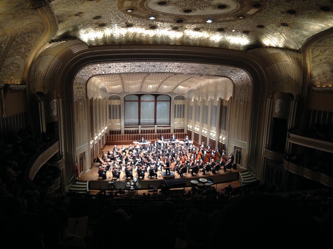 Jakub Hrůša a Cleveland Orchestra v Severance Hall v Clevelandu (foto archiv autora)