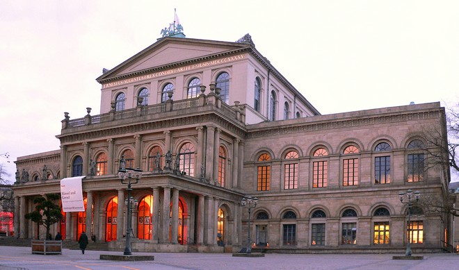 Staatstheater Hannover (zdroj commons.wikimedia.org/Axel Hindemith)