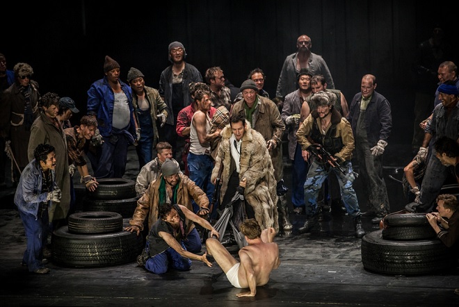 L. Janáček: Z mrtvého domu - Janáček Brno 2016 (foto © Janáčkova opera ND Brno / Jakub Jíra)